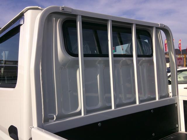 キャンター Ｗキャブ全低床　登録済未使用車　Ｂｌｕｅｔｏｏｔｈ付きオーディオ　バックカメラ　フル液晶メーター　スマートキー×２　ラバーマット　電格ミラー　サイドバイザー（24枚目）