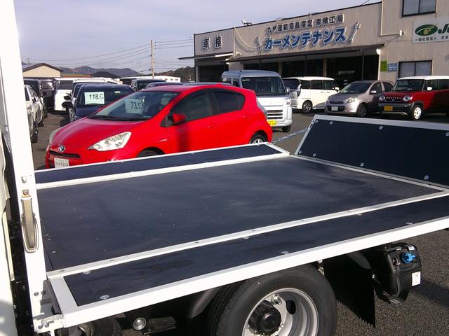 キャンター Ｗキャブ全低床　登録済未使用車　Ｂｌｕｅｔｏｏｔｈ付きオーディオ　バックカメラ　フル液晶メーター　スマートキー×２　ラバーマット　電格ミラー　サイドバイザー（26枚目）