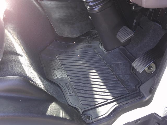 キャンター Ｗキャブ全低床　登録済未使用車　Ｂｌｕｅｔｏｏｔｈ付きオーディオ　バックカメラ　フル液晶メーター　スマートキー×２　ラバーマット　電格ミラー　サイドバイザー（32枚目）