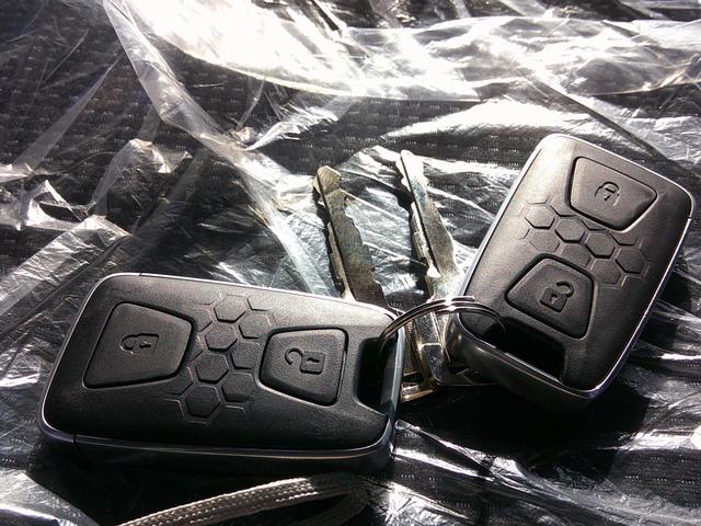 キャンター Ｗキャブ全低床　登録済未使用車　Ｂｌｕｅｔｏｏｔｈ付きオーディオ　バックカメラ　フル液晶メーター　スマートキー×２　ラバーマット　電格ミラー　サイドバイザー（34枚目）