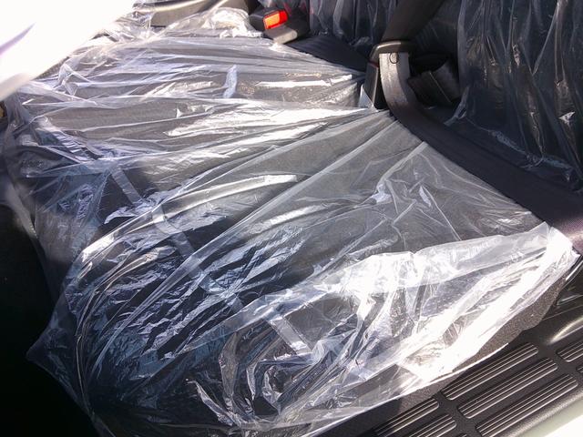 キャンター Ｗキャブ全低床　登録済未使用車　Ｂｌｕｅｔｏｏｔｈ付きオーディオ　バックカメラ　フル液晶メーター　スマートキー×２　ラバーマット　電格ミラー　サイドバイザー（48枚目）