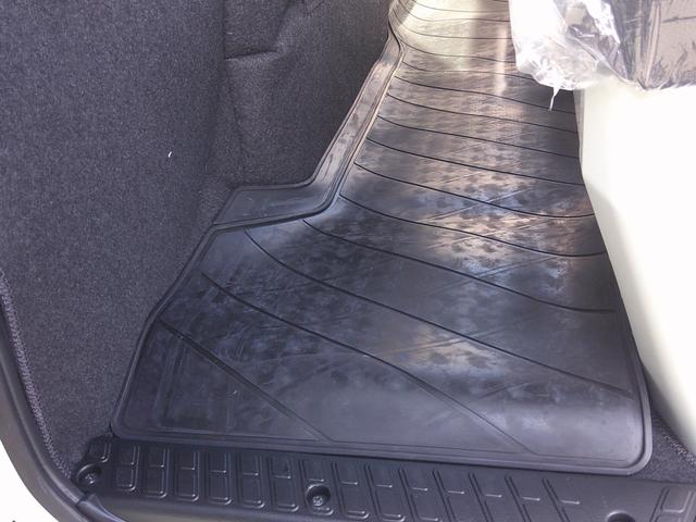 キャンター Ｗキャブ全低床　登録済未使用車　Ｂｌｕｅｔｏｏｔｈ付きオーディオ　バックカメラ　フル液晶メーター　スマートキー×２　ラバーマット　電格ミラー　サイドバイザー（55枚目）