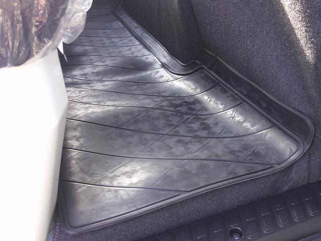 キャンター Ｗキャブ全低床　登録済未使用車　Ｂｌｕｅｔｏｏｔｈ付きオーディオ　バックカメラ　フル液晶メーター　スマートキー×２　ラバーマット　電格ミラー　サイドバイザー（58枚目）