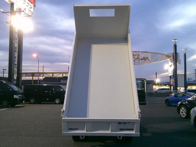 キャンター ダンプ　登録済未使用車　ダンプ　純正Ｂｌｕｅｔｏｏｔｈ付きオーディオ　バックカメラ　スマートキー×２　ＬＥＤヘッド　フル液晶モニター　電格ミラー　ラバーマット（5枚目）