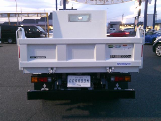 キャンター ダンプ　登録済未使用車　ダンプ　純正Ｂｌｕｅｔｏｏｔｈ付きオーディオ　バックカメラ　スマートキー×２　ＬＥＤヘッド　フル液晶モニター　電格ミラー　ラバーマット（9枚目）