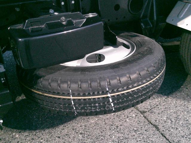 キャンター ダンプ　登録済未使用車　ダンプ　純正Ｂｌｕｅｔｏｏｔｈ付きオーディオ　バックカメラ　スマートキー×２　ＬＥＤヘッド　フル液晶モニター　電格ミラー　ラバーマット（18枚目）