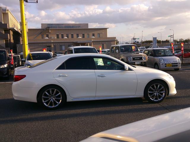 マークＸ プレミアム　８インチフルセグナビ　ＤＶＤ　ＢＴ　バックカメラ　シートヒーター　ミラー型ドラレコ　パワーシート　スマートキー×２　リアサンシェード　クルーズコントロール　ＥＴＣ　ハーフレザー　プッシュスタート（7枚目）