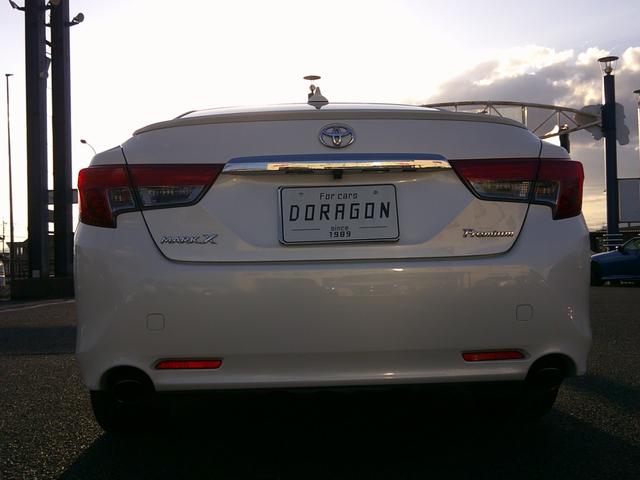 マークＸ プレミアム　８インチフルセグナビ　ＤＶＤ　ＢＴ　バックカメラ　シートヒーター　ミラー型ドラレコ　パワーシート　スマートキー×２　リアサンシェード　クルーズコントロール　ＥＴＣ　ハーフレザー　プッシュスタート（9枚目）