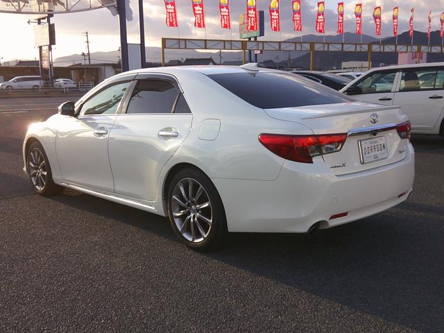 マークＸ プレミアム　８インチフルセグナビ　ＤＶＤ　ＢＴ　バックカメラ　シートヒーター　ミラー型ドラレコ　パワーシート　スマートキー×２　リアサンシェード　クルーズコントロール　ＥＴＣ　ハーフレザー　プッシュスタート（11枚目）