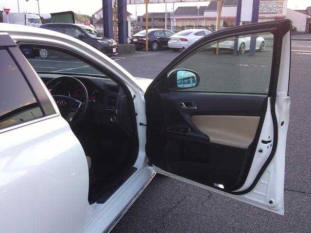 マークＸ プレミアム　８インチフルセグナビ　ＤＶＤ　ＢＴ　バックカメラ　シートヒーター　ミラー型ドラレコ　パワーシート　スマートキー×２　リアサンシェード　クルーズコントロール　ＥＴＣ　ハーフレザー　プッシュスタート（23枚目）