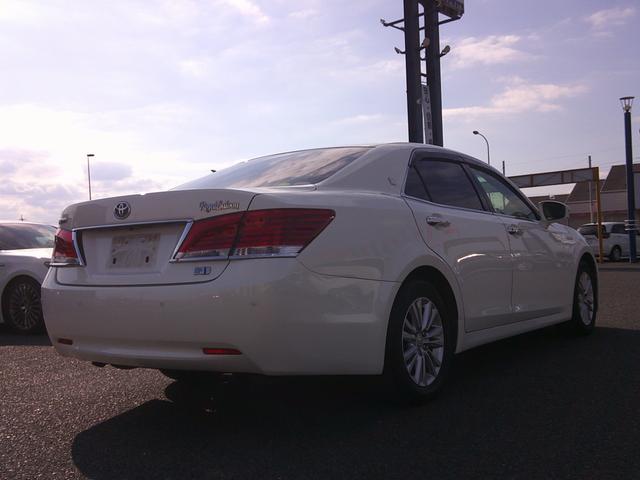 クラウンハイブリッド ロイヤルサルーン　純正フルセグナビ　ＤＶＤ　Ｂｌｕｅｔｏｏｔｈ　バックカメラ　シートヒーター　クルーズコントロール　ブレーキサポート　ビルトインＥＴＣ　パワーシート　ステリモ　ＨＩＤヘッド　スマートキー×２（9枚目）