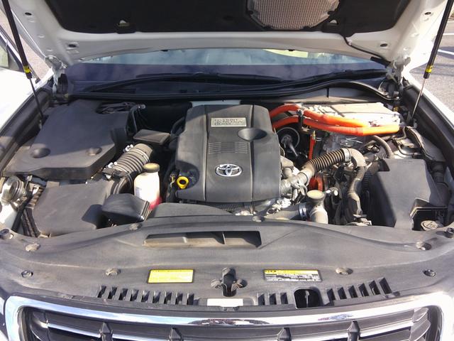 クラウンハイブリッド ロイヤルサルーン　純正フルセグナビ　ＤＶＤ　Ｂｌｕｅｔｏｏｔｈ　バックカメラ　シートヒーター　クルーズコントロール　ブレーキサポート　ビルトインＥＴＣ　パワーシート　ステリモ　ＨＩＤヘッド　スマートキー×２（22枚目）