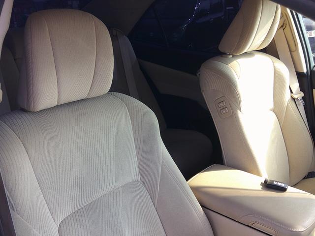 クラウンハイブリッド ロイヤルサルーン　純正フルセグナビ　ＤＶＤ　Ｂｌｕｅｔｏｏｔｈ　バックカメラ　シートヒーター　クルーズコントロール　ブレーキサポート　ビルトインＥＴＣ　パワーシート　ステリモ　ＨＩＤヘッド　スマートキー×２（27枚目）