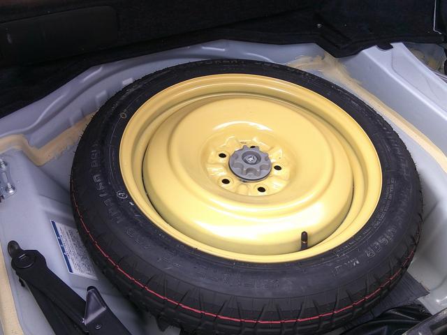 クラウンハイブリッド ロイヤルサルーン　純正フルセグナビ　ＤＶＤ　Ｂｌｕｅｔｏｏｔｈ　バックカメラ　シートヒーター　クルーズコントロール　ブレーキサポート　ビルトインＥＴＣ　パワーシート　ステリモ　ＨＩＤヘッド　スマートキー×２（63枚目）