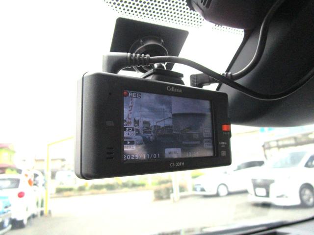 プリウス Ａ　衝突軽減ブレーキシステム　純正フルセグナビ　Ｂモニタ　社外エアロ　ＢＴオーディオ　ＥＴＣ　衝突安全ボディ　Ｐアシスト　ＬＥＤヘッドライト　オートライト　クルーズコントロール　スマートキー　Ｉストップ（6枚目）