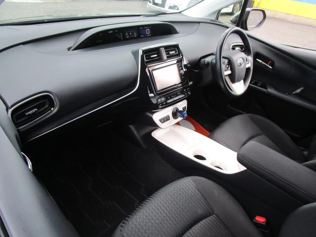 プリウス Ａ　衝突軽減ブレーキシステム　純正フルセグナビ　Ｂモニタ　社外エアロ　ＢＴオーディオ　ＥＴＣ　衝突安全ボディ　Ｐアシスト　ＬＥＤヘッドライト　オートライト　クルーズコントロール　スマートキー　Ｉストップ（26枚目）