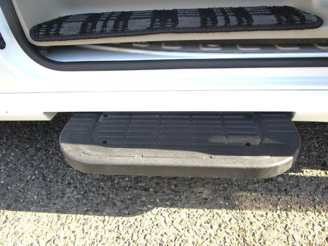 エブリイワゴン ＰＺターボスペシャル　ハイルーフ　衝突被害軽減ブレーキ　社外フルセグナビ　バックカメラ　ＥＴＣ　ＨＩＤ　両側電動スライドドア　純正１４インチアルミ　新品タイヤ　ＢＴオーディオ　ベンチシート　プッシュスタートスマートキー（53枚目）