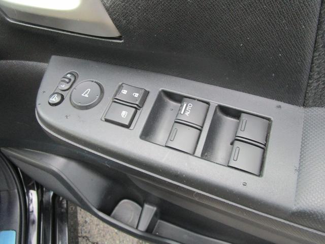 ステップワゴンスパーダ Ｚ　クールスピリット　純正９型フルセグナビ　後席モニター　両側電動スライドドア　バックカメラ　ダブルエアコン　キーフリー　ＨＩＤ　ＥＴＣ　ＢＴオーディオ　ドラレコ　クルコン　タイミングチェーン　純正１７インチアルミ（17枚目）