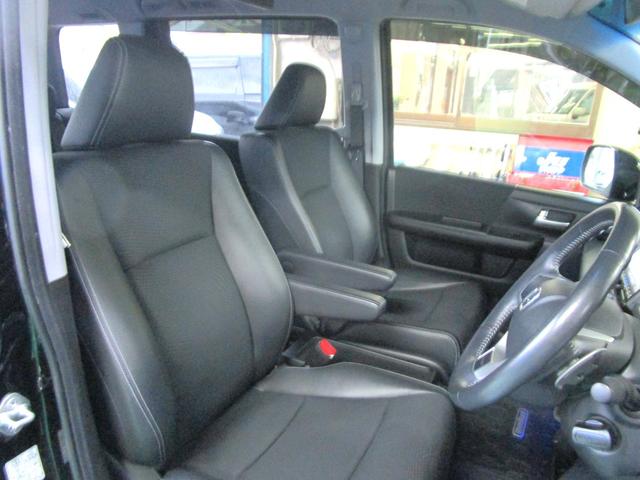 ステップワゴンスパーダ Ｚ　クールスピリット　純正９型フルセグナビ　後席モニター　両側電動スライドドア　バックカメラ　ダブルエアコン　キーフリー　ＨＩＤ　ＥＴＣ　ＢＴオーディオ　ドラレコ　クルコン　タイミングチェーン　純正１７インチアルミ（19枚目）