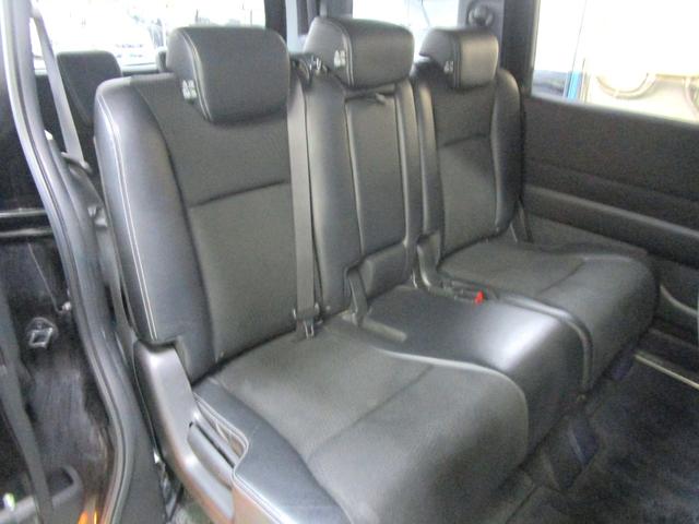 ステップワゴンスパーダ Ｚ　クールスピリット　純正９型フルセグナビ　後席モニター　両側電動スライドドア　バックカメラ　ダブルエアコン　キーフリー　ＨＩＤ　ＥＴＣ　ＢＴオーディオ　ドラレコ　クルコン　タイミングチェーン　純正１７インチアルミ（20枚目）