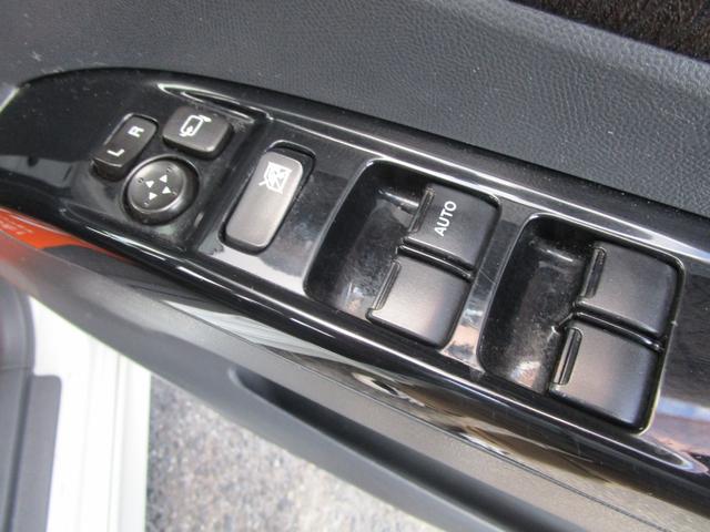 ルークス ハイウェイスター フルセグナビ 助手席電動スライドドア ETC Bluetooth対応 HID DVD再生 純正14インチアルミ タイミングチェーン スマートキー&プッシュスタート ベンチシート 衝突安全ボディ(14枚目)