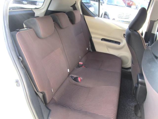 アクア Ｇ　８型フルセグナビ　バックカメラ　Ｂｌｕｅｔｏｏｔｈ対応　ＴＲＤフルエアロ　純正１６インチアルミ　ＥＴＣ　シートヒーター　ＤＶＤ再生　スマートキー＆プッシュスタート　オートエアコン（17枚目）