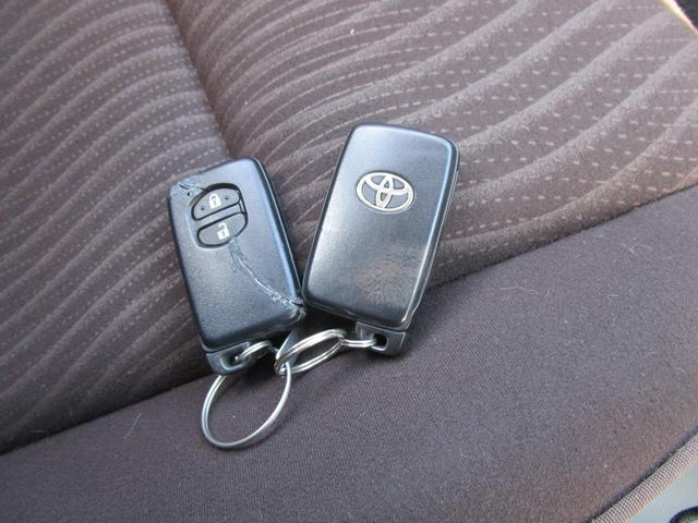 アクア Ｇ　８型フルセグナビ　バックカメラ　Ｂｌｕｅｔｏｏｔｈ対応　ＴＲＤフルエアロ　純正１６インチアルミ　ＥＴＣ　シートヒーター　ＤＶＤ再生　スマートキー＆プッシュスタート　オートエアコン（20枚目）