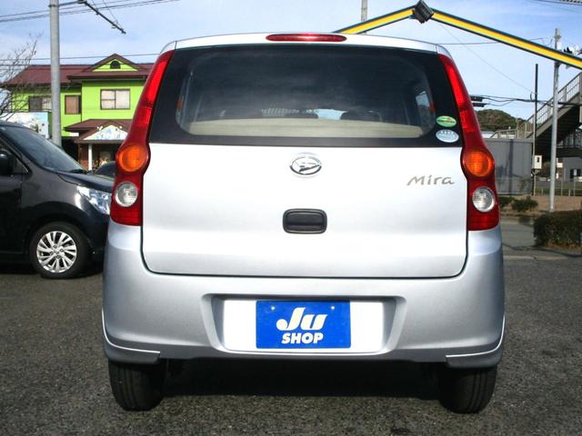 ミラ Ｘスペシャル　５速マニュアル車　キーレス　ＣＤオーディオ　ダブルエアバック　ＡＣ　パワーウインド　パワステ　衝突安全ボディ　ＡＢＳ　エアーバッグ　盗難防止キーレス（10枚目）