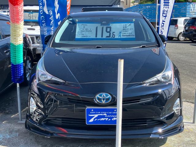 プリウス S 色替 純正ナビ バックカメラ ETC トヨタセーフティーセンス デジタルインナーミラー ドライブレコーダー スマートキー プッシュスタート セキュリティー(2枚目)