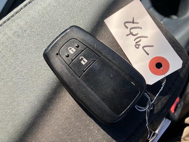 プリウス S 色替 純正ナビ バックカメラ ETC トヨタセーフティーセンス デジタルインナーミラー ドライブレコーダー スマートキー プッシュスタート セキュリティー(14枚目)