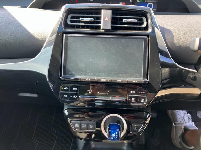 プリウス S 色替 純正ナビ バックカメラ ETC トヨタセーフティーセンス デジタルインナーミラー ドライブレコーダー スマートキー プッシュスタート セキュリティー(17枚目)