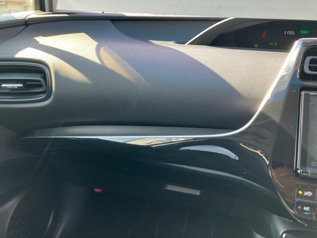 プリウス S 色替 純正ナビ バックカメラ ETC トヨタセーフティーセンス デジタルインナーミラー ドライブレコーダー スマートキー プッシュスタート セキュリティー(18枚目)