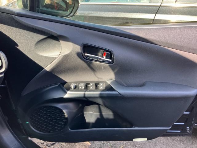 プリウス S 色替 純正ナビ バックカメラ ETC トヨタセーフティーセンス デジタルインナーミラー ドライブレコーダー スマートキー プッシュスタート セキュリティー(27枚目)