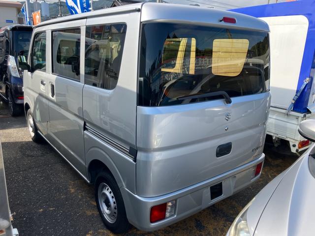 エブリイ GA インパネオートマ エアコン パワステ CD 両側スライドドア 運転席助手席エアバック ヘッドライトレベライザー 積載量350kg(4枚目)