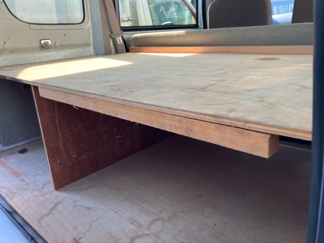 エブリイ GA インパネオートマ エアコン パワステ CD 両側スライドドア 運転席助手席エアバック ヘッドライトレベライザー 積載量350kg(6枚目)