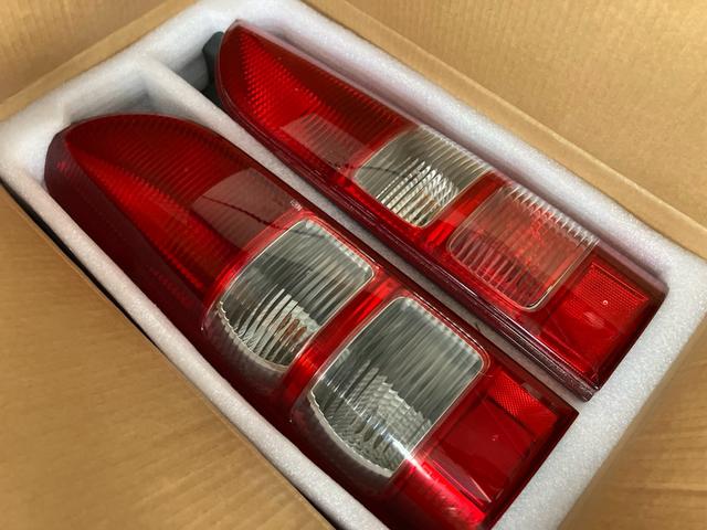 キャンピング仕様　ディスプレイオーディオ　バックカメラ　ＥＴＣ　片側パワースライドドア　キーレス　社外アルミホイール