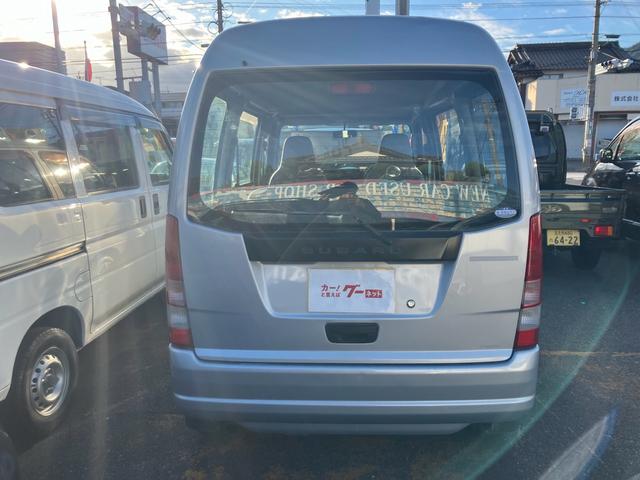 サンバーバン ＶＣ　オートマ　キーレス　純正アルミホイール　エアコン　パワステ　運転席エアバック　両側スライドドア　積載量３５０ｋｇ（5枚目）
