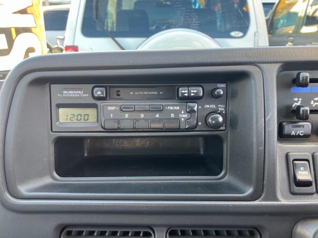 サンバーバン ＶＣ　オートマ　キーレス　純正アルミホイール　エアコン　パワステ　運転席エアバック　両側スライドドア　積載量３５０ｋｇ（17枚目）