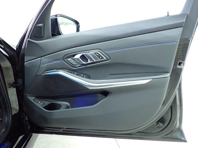 ３シリーズ ３２０ｉ　Ｍスポーツ　禁煙／インテリジェントセーフティー／純正ＨＤＤナビ／パークディスタンスコントロール／アダプティブクルーズコントロール／黒革シート／パワーシート／シートヒーター／純正１９インチアルミ／ＥＴＣ（50枚目）