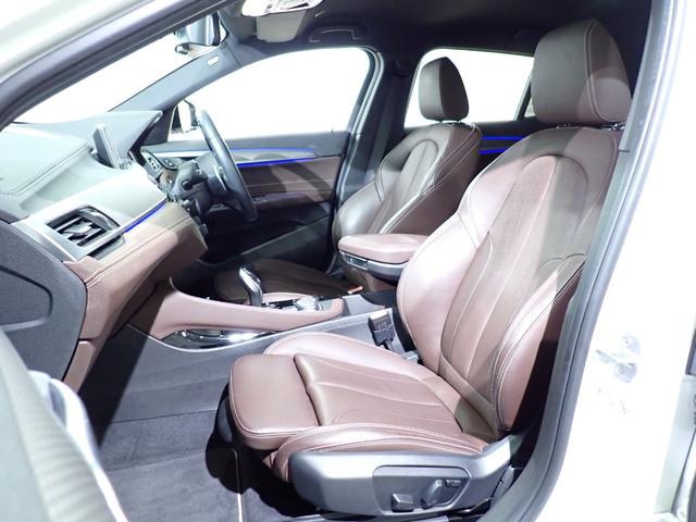 Ｘ２ ｘＤｒｉｖｅ　２０ｉ　ＭスポーツＸ　禁煙／ブラウンレザーシート／純正２０インチアルミホイール／インテリジェントセーフティー／純正ＨＤＤナビ／パワー＆シートヒーター／ヘッドアップディスプレイ／Ｂｌｕｅｔｏｏｔｈ／ＬＥＤヘッドライト（19枚目）