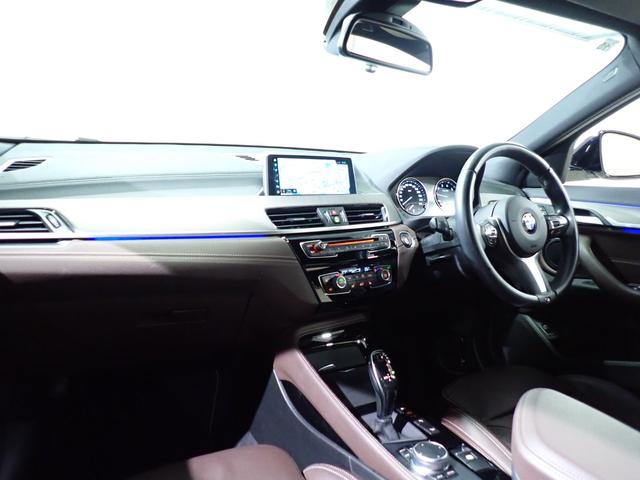 Ｘ２ ｘＤｒｉｖｅ　２０ｉ　ＭスポーツＸ　禁煙／ブラウンレザーシート／純正２０インチアルミホイール／インテリジェントセーフティー／純正ＨＤＤナビ／パワー＆シートヒーター／ヘッドアップディスプレイ／Ｂｌｕｅｔｏｏｔｈ／ＬＥＤヘッドライト（20枚目）
