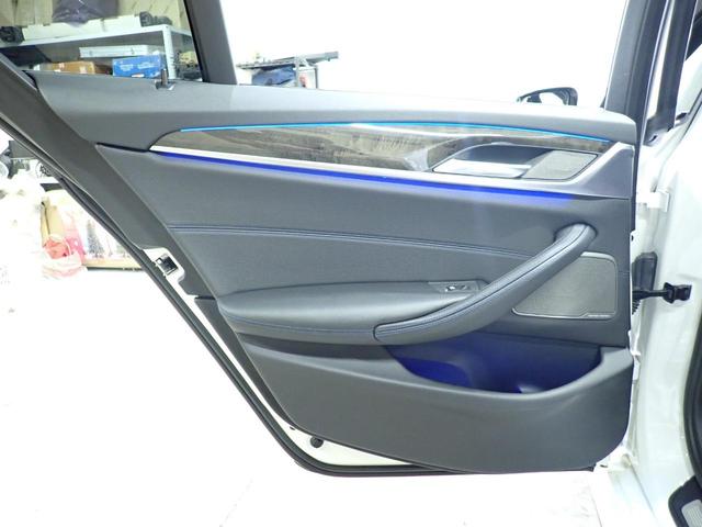 5シリーズ 523d Mスポーツ 禁煙/デビューパッケージ/インテリジェントセーフティー/純正HDDナビ/パワートランク/ソフトクローズドア/ハーマンカードンオーディオ/ヘッドアップディスプレイ/ブラインドスポットモニター(50枚目)