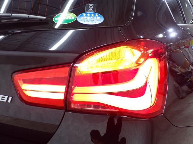 1シリーズ 118i スタイル 禁煙/インテリジェントセーフティー/純正HDDナビ/バックカメラ/フルセグテレビチューナー/Bluetooth/白黒ハーフレザーシート/LEDヘッドライト/ETC/DVD再生/クルーズコントロール(12枚目)