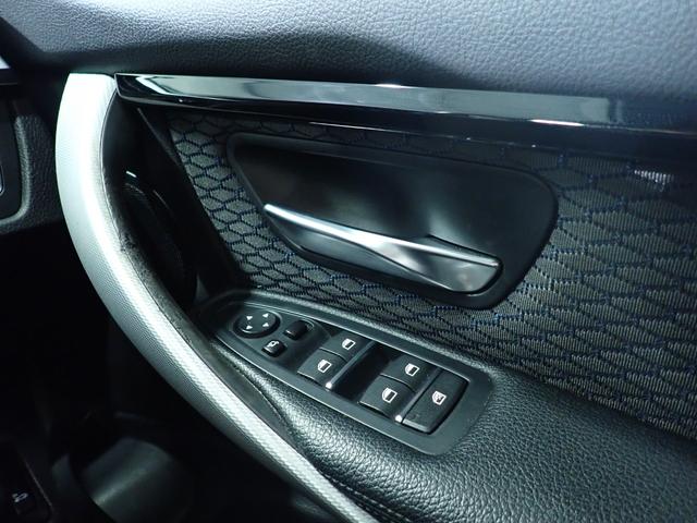 大きな看板が目印です！