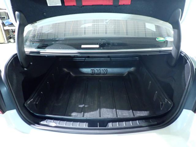 ●広々としたトランクルームになっております。収納量も兼ね備えられています。