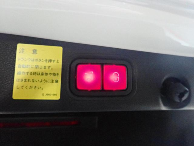 Ｅクラス Ｅ２００　アバンギャルド　スポーツ　禁煙／レーダーセーフティパッケージ／レザーパッケージ／純正ＨＤＤナビ／Ｂｌｕｅｔｏｏｔｈ／全方位カメラ／ブラインドスポットモニター／アダプティブクルーズコントロール／ハイビームアシスト（60枚目）