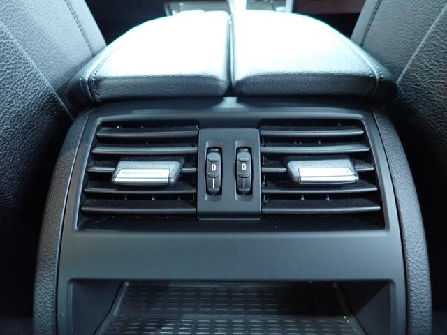 �����S�n�Ɖ^�]���₷�����d�������R�b�N�s�b�g�́A�������u�Ԃ���h���C�o�[�̉^�]�ӗ~���������Ă܂��I