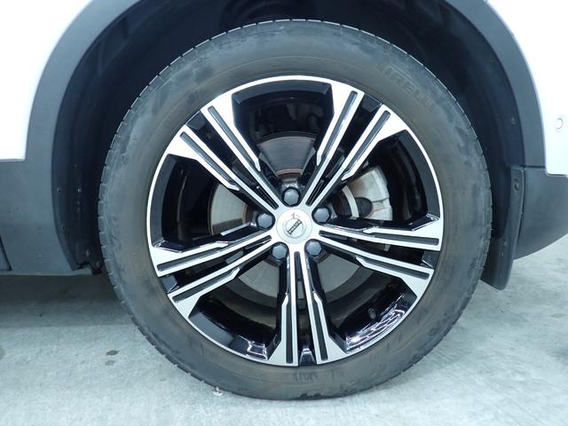 ���L�X�Ƃ����g�����N���[���ɂȂ��Ă���܂��B���[�ʂ����˔������Ă��܂��B