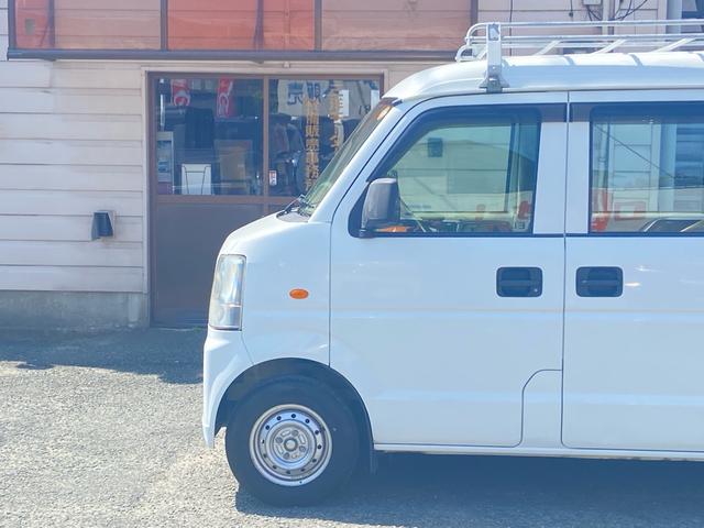 スクラム ＰＡ　キッチンカー　移動販売　２層シンク　給水ポンプ　室内電源コンセント　左＆後ろ販売窓口　販売カウンター　販売パラソルたて　販売室仕切り　ルーフキャリア　ＥＴＣ　走行７．２万キロ　車検２年（9枚目）