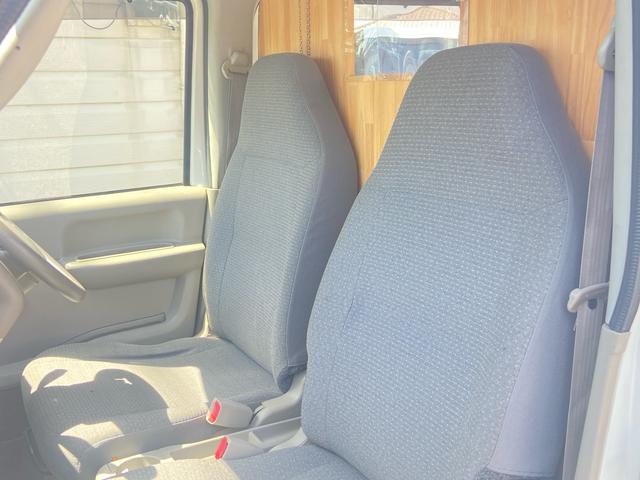 スクラム ＰＡ　キッチンカー　移動販売　２層シンク　給水ポンプ　室内電源コンセント　左＆後ろ販売窓口　販売カウンター　販売パラソルたて　販売室仕切り　ルーフキャリア　ＥＴＣ　走行７．２万キロ　車検２年（56枚目）
